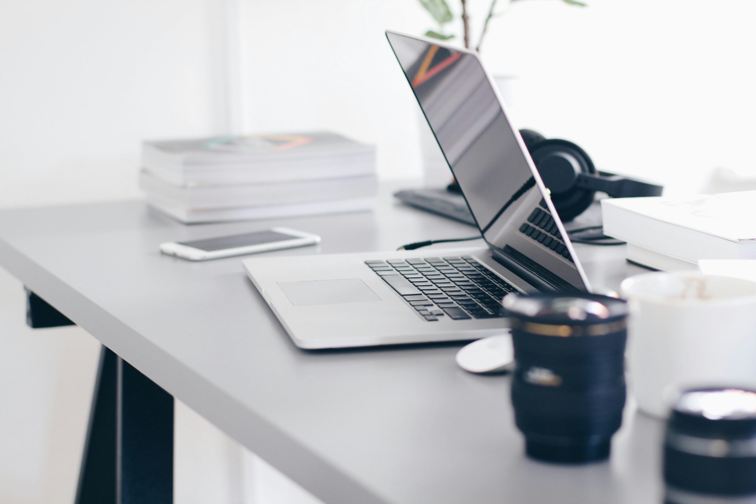 christopher-gower-vjMgqUkS8q8-unsplash servizi di web design